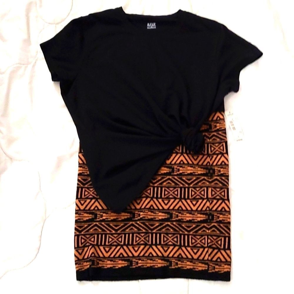 Womens size medium forever 21 contemporary skirt. (3) for $20